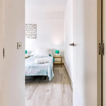 Two Bedroom In Playa De Americas Apartmán *